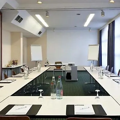 **  B&B Hotel Muenchen-Schwabing Germany